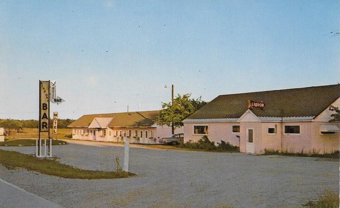 Aggies Airport Bar and Motel - Old Postcard (newer photo)